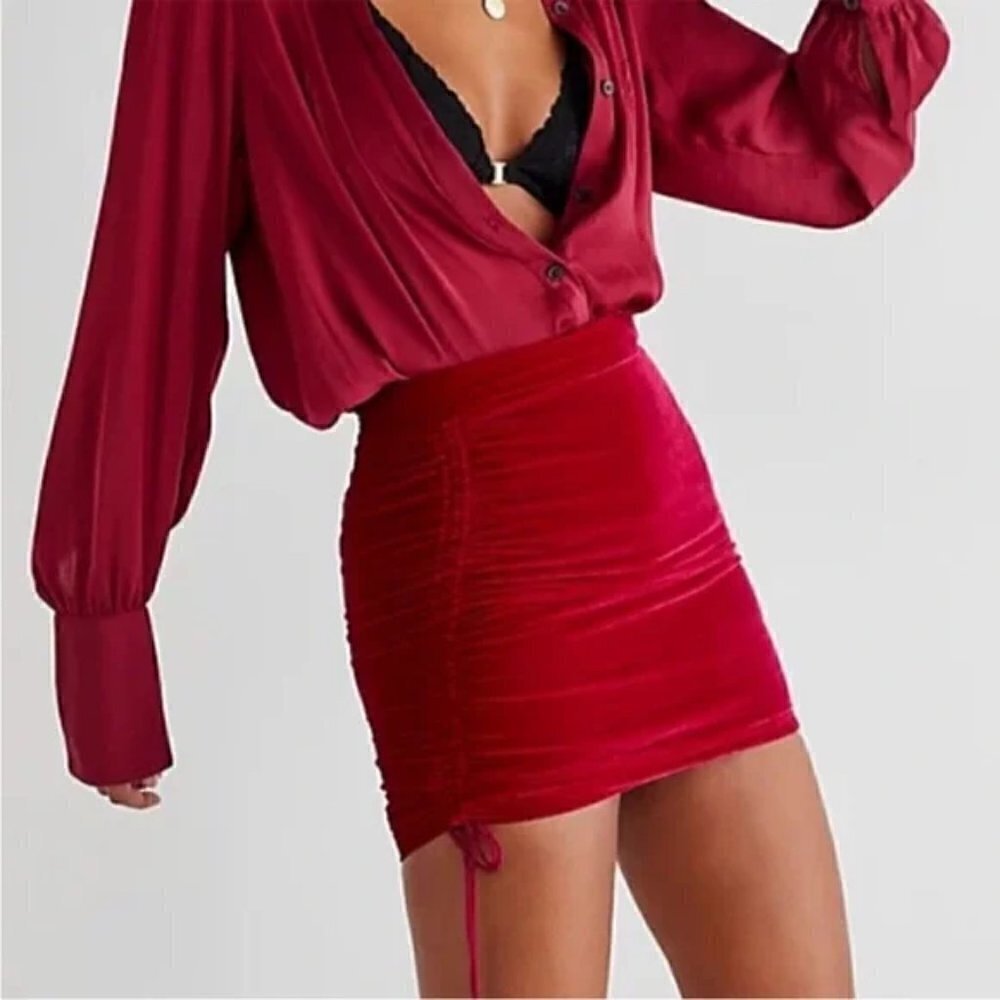 FINAL SALE Free People Vivienne Velvet Ruched Cinched Mini Skirt Rose Hypnotic 2